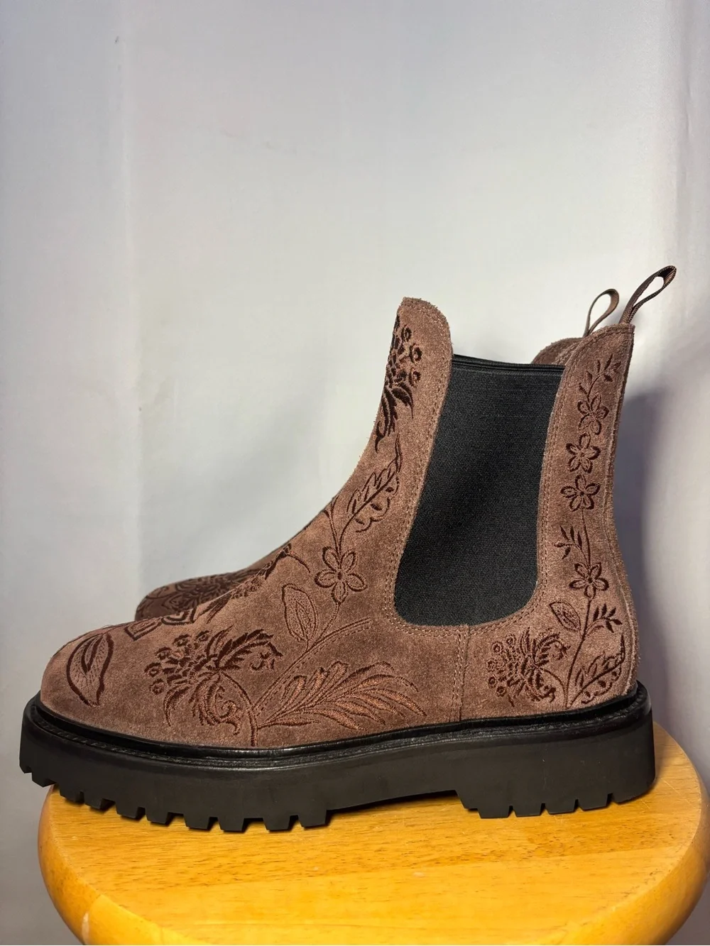 Johnny Was Bluma Embroidered Chelsea Boots Chocolate Brown 8.5 NWOT Embroidered